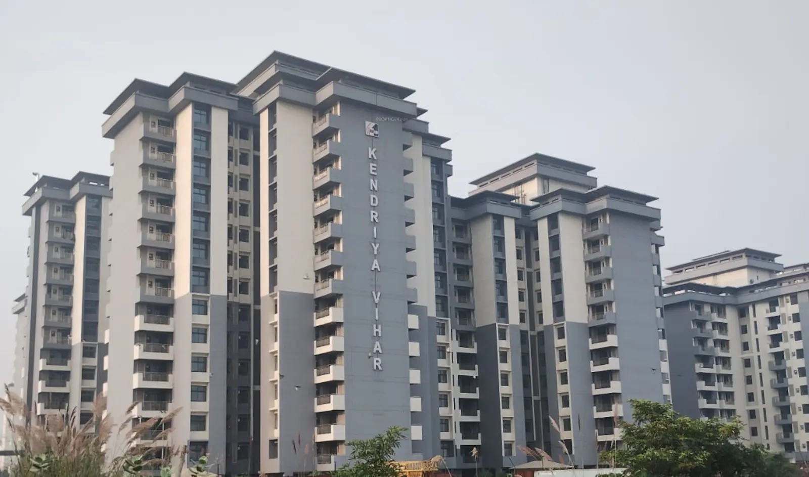 Flats for Resale in CGEWHO Kendriya Vihar